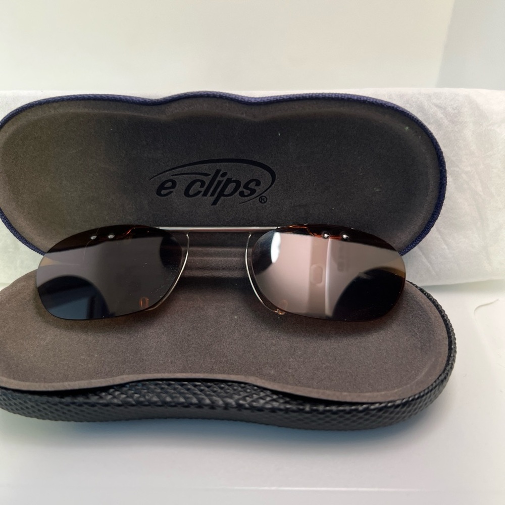 E Clips Tinted Sunglasses Clip On With case Unisex Gold Frame